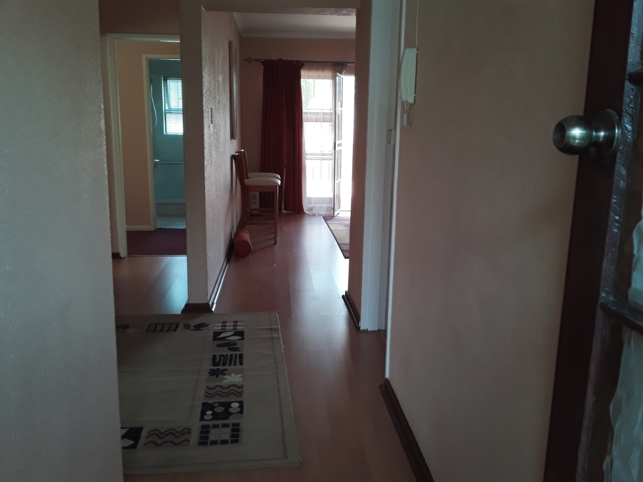 To Let 3 Bedroom Property for Rent in Somerset Park Western Cape